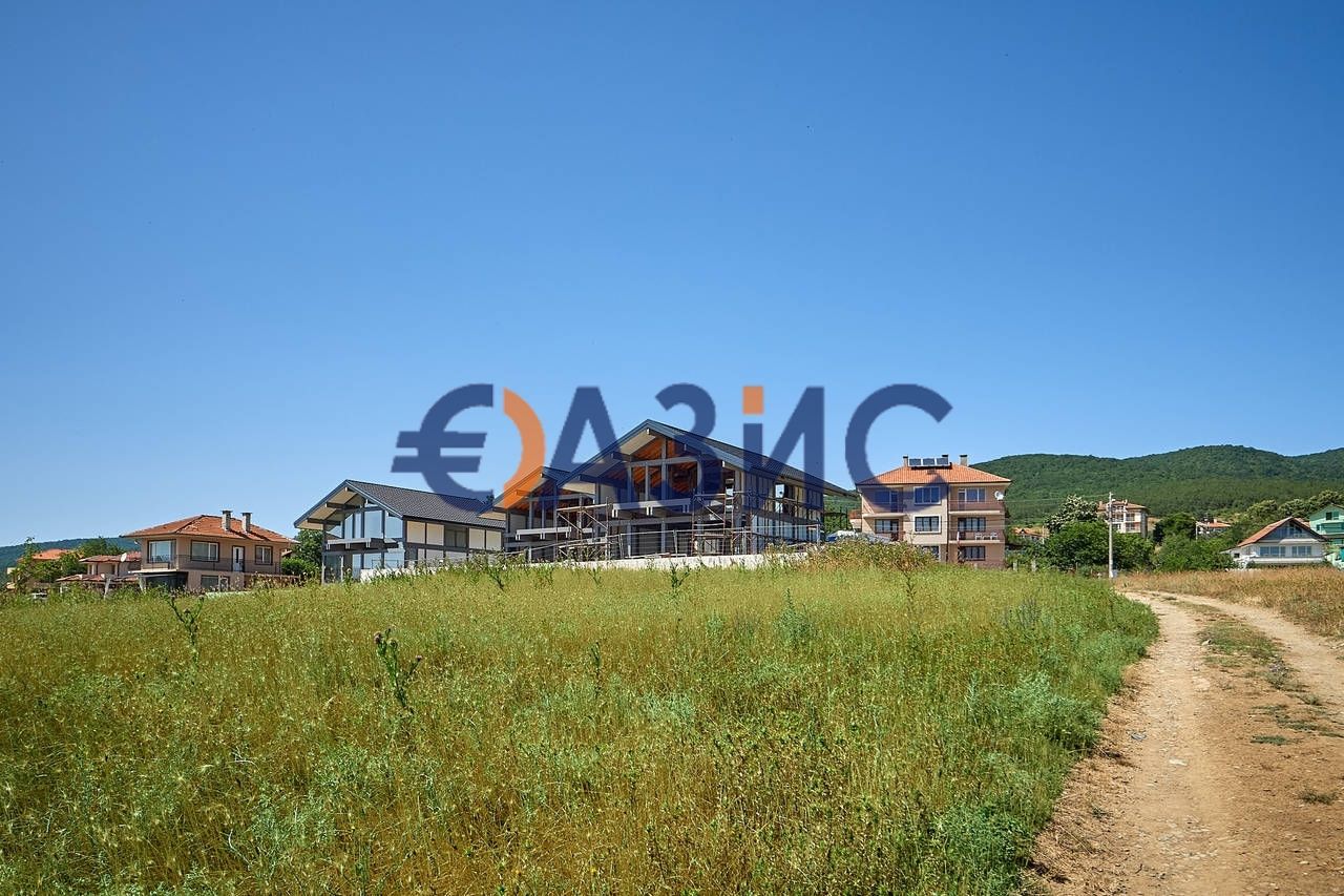 Продава се Къща в с. Кошарица, Област Бургас - 200 кв.м за 1750 €/кв.м - Снимка #3