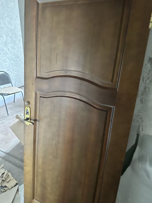 Продам деревянную дверь в отдичном состоянии