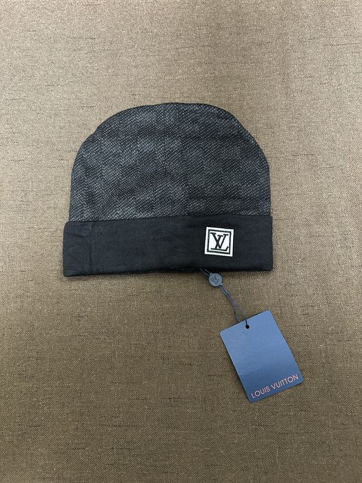 Caciula Louis Vuitton