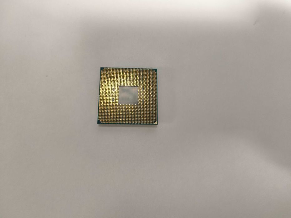 Procesor AMD Ryzen 5 2600 3.4GHz tray - fara cooler
