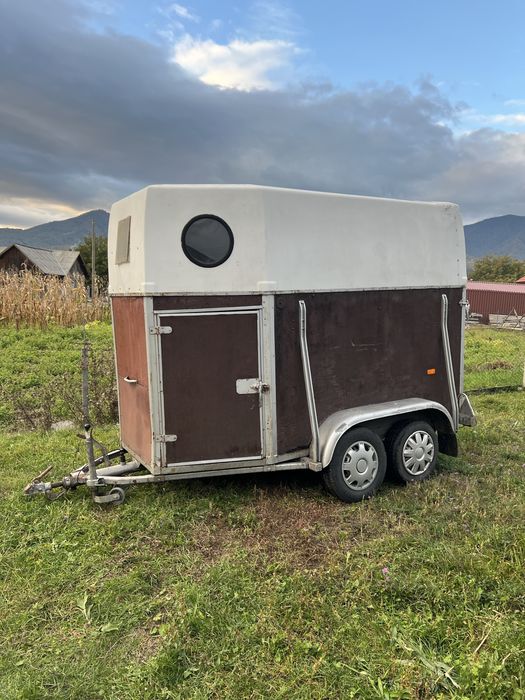 Vand remorca transport animale/ remorca 2 cai