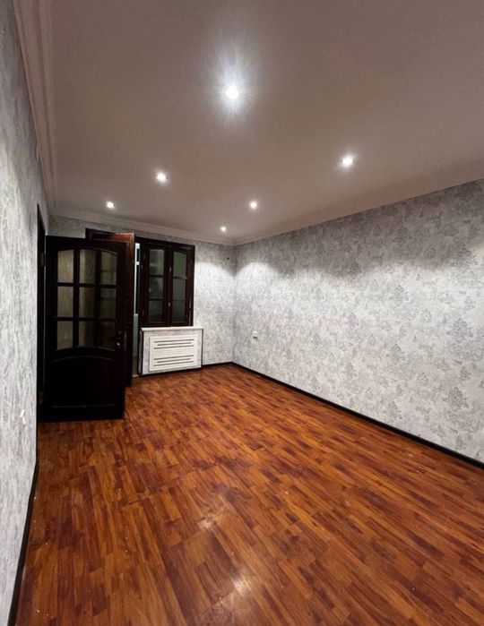 Продается квартира Юнусабад 11 квартал Мега планет 1в2/4/4