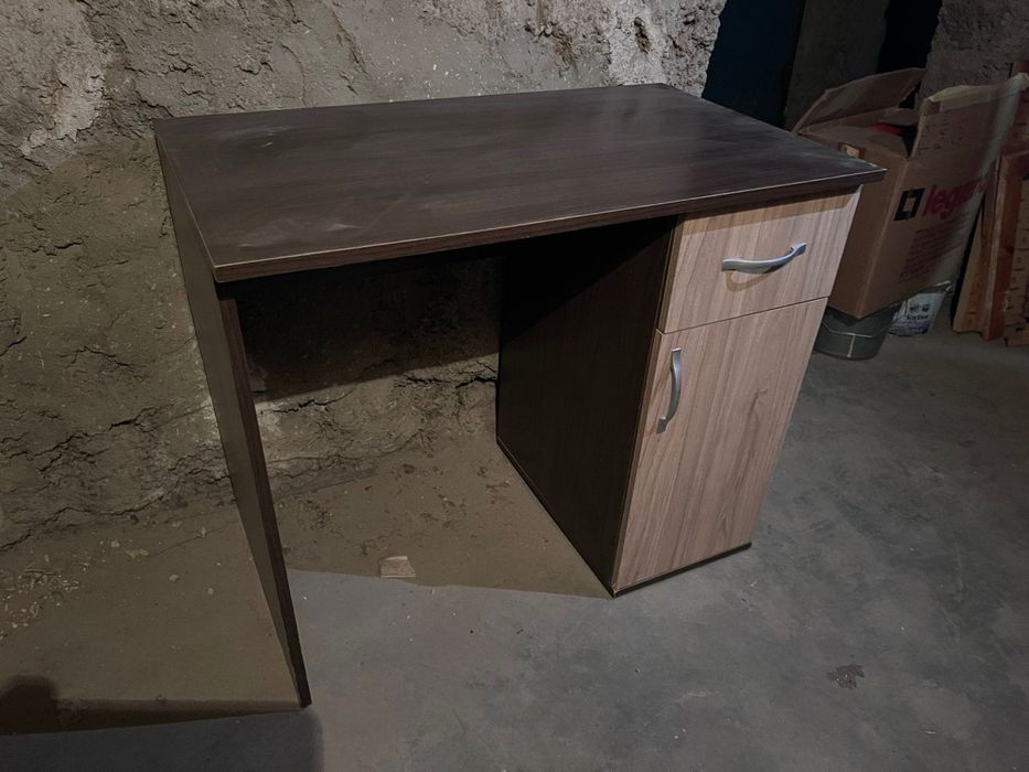 Бюро за детска стая