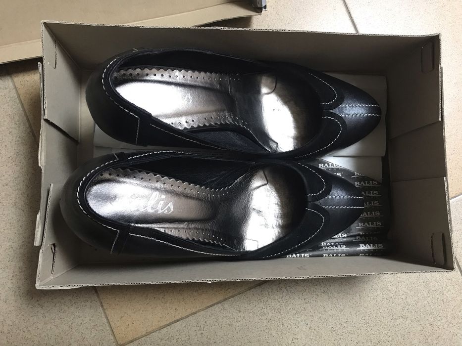 Дамски обувки с ток, употребявани