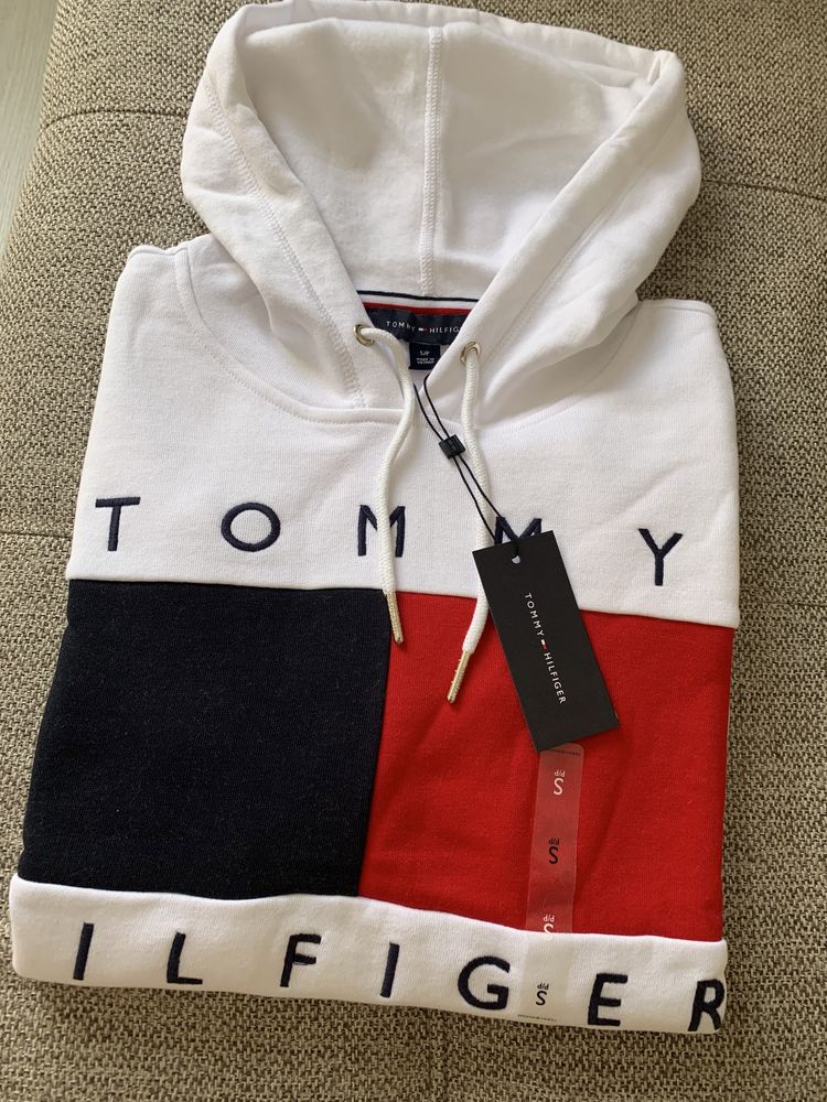 Худи Tommy Hilfiger