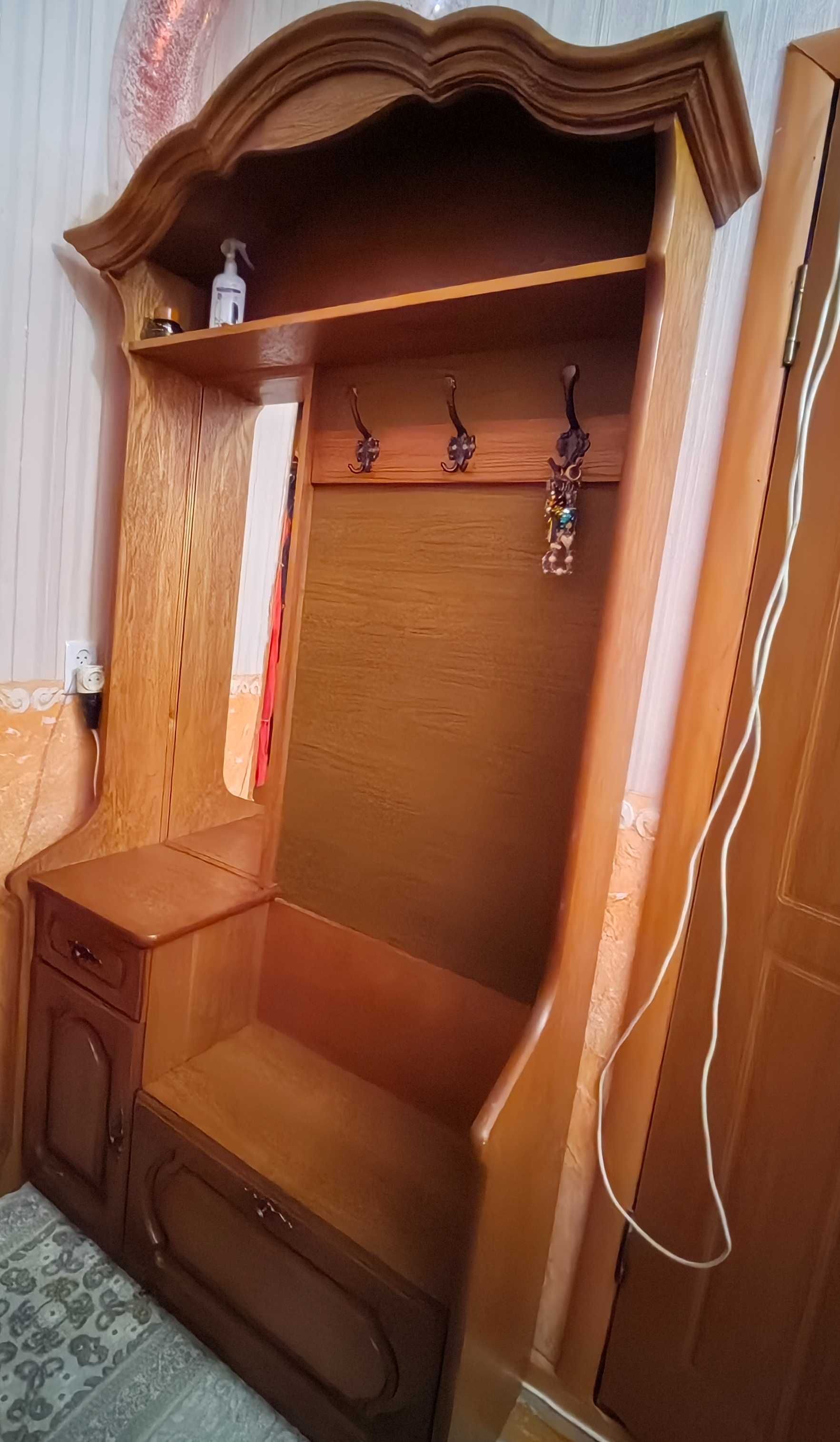 Продам прихожую новую