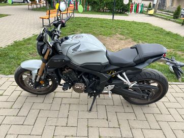 Продавам Honda CB 650R