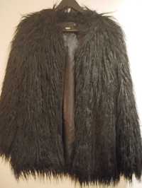 Палто черно  с дълъг изкуствен  косъм