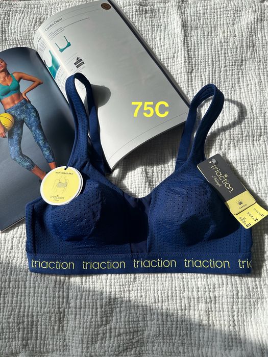 Спортно Бюстие “Triumph”