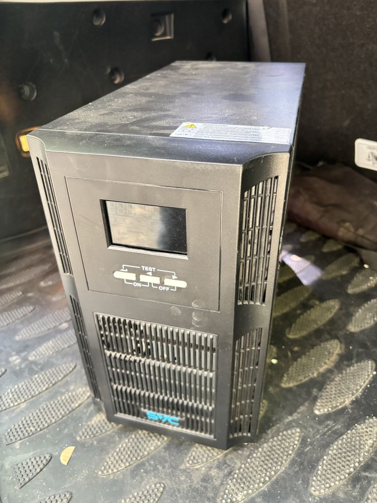 Источник бесперебойного питания SVC PT-2K-LCD