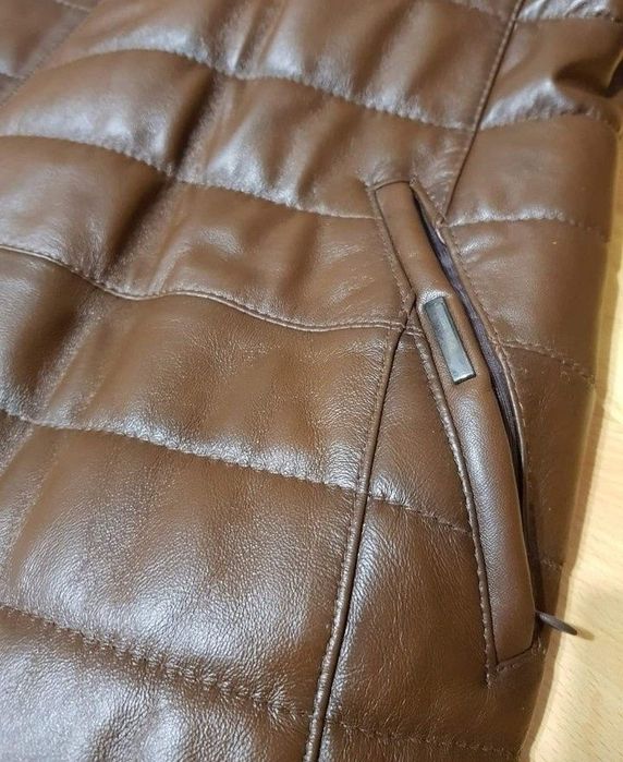 Haina matlasata piele naturala 100%,gluga detasabila blanita naturala