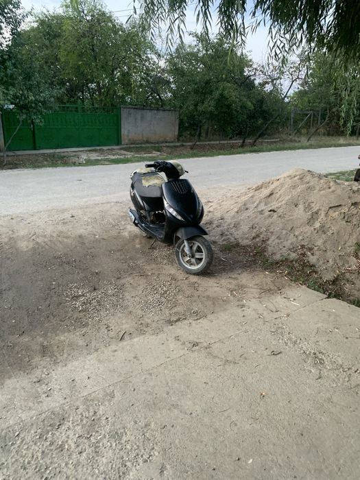 Scuter Piaggio zip 50 2t