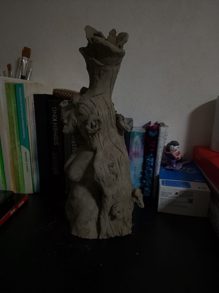 Sculptură făcută din lut