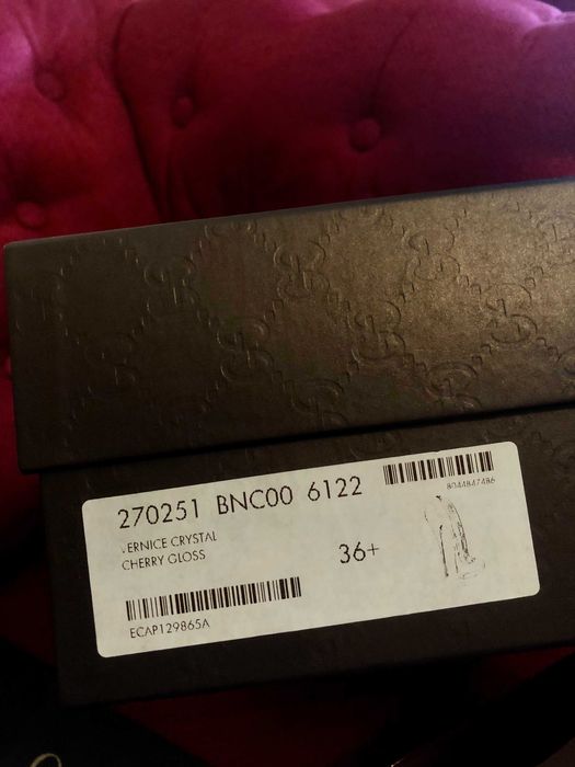 GUCCI Pebbled-rubber patent-leather pumps red