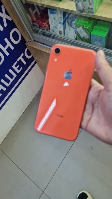 Продам  айфон хр на 64 гб хорошем  состоянии