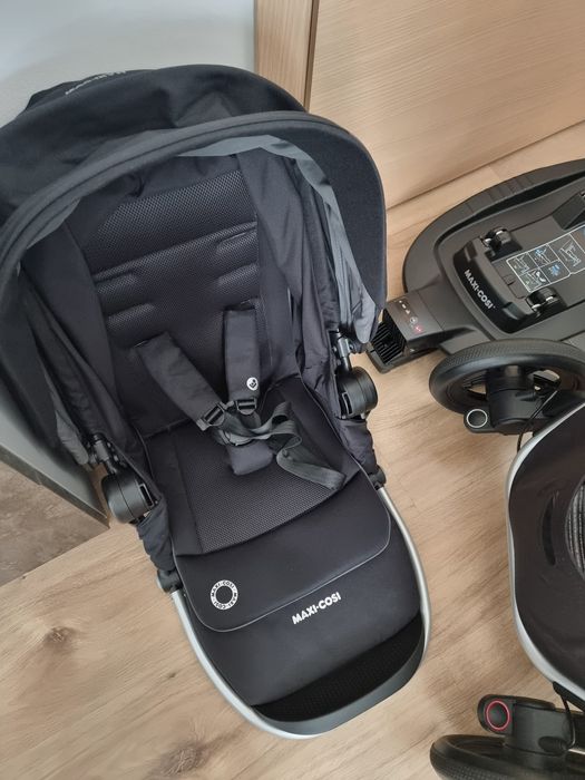 Caruciorul Maxi Cosi (2 in 1) + Landou Jade + baza auto FamilyFix3