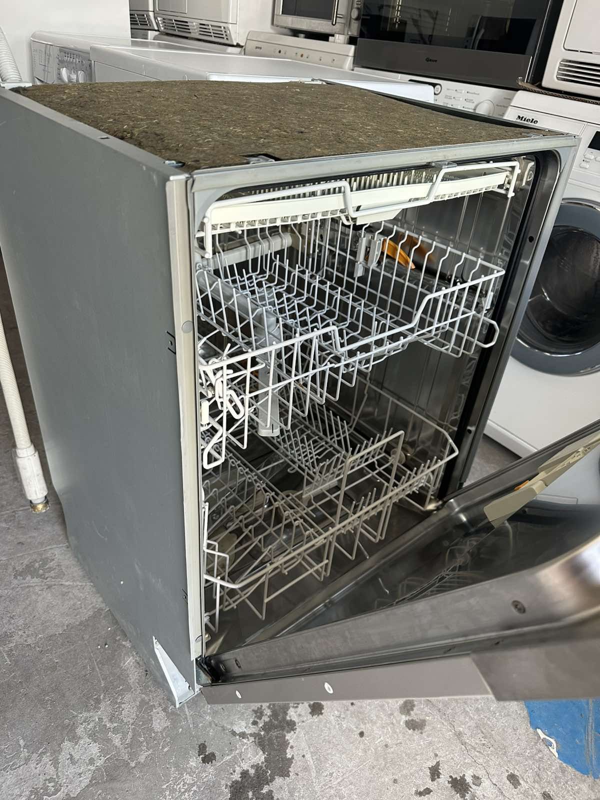 Съдомиялна +гаранция. MIELE за пълно вграждане 60см. Доставка за София