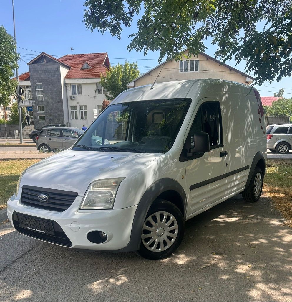 Vand Ford Tranzit Conect 1,8 D impecabil
