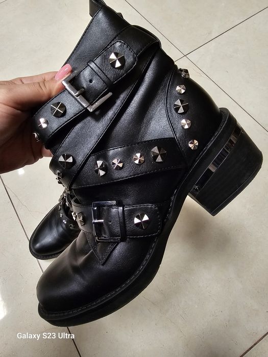 Ghete Guess mărimea 39