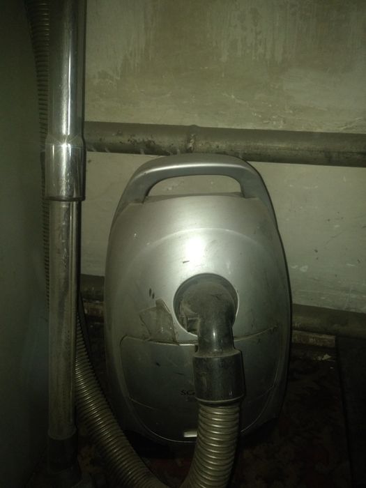 Продам пылесос на запчасти