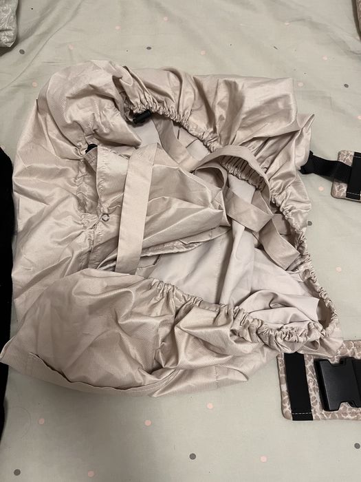 Marsupiu Isara The One Ivory Forest