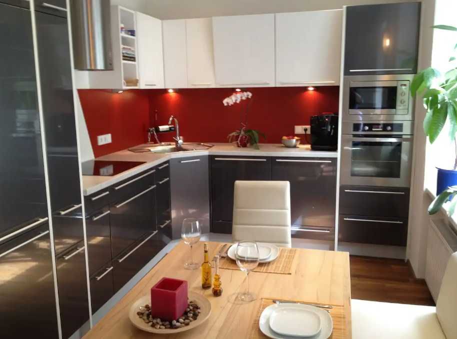 Дава се под наем Двустаен апартамент в Пловдив, Коматево - 64 кв.м за 285.6 € - Снимка #1