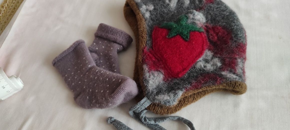 Caciulita si sosete/ciorapi lana pentru copil
