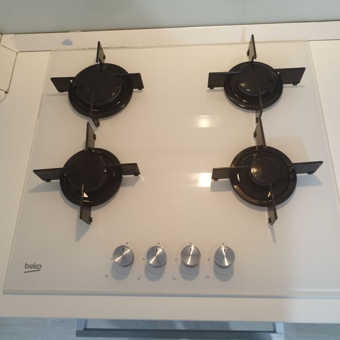 Set cuptor + plită incorporabile Beko