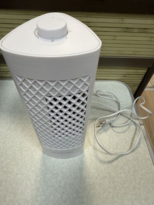 Мини вентилатор Russell Hobbs RHTF1321