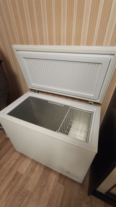 Продам морозильную камеру