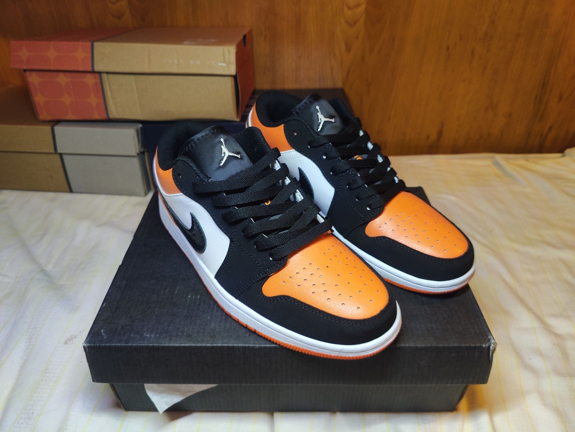 Air Jordan 1 Low Shattered Backboard  44