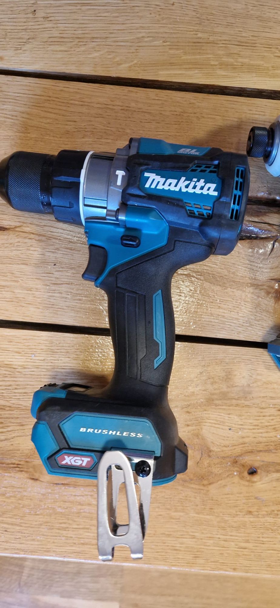 Makita autofiletanta,impact pe acumulator de 40 V
