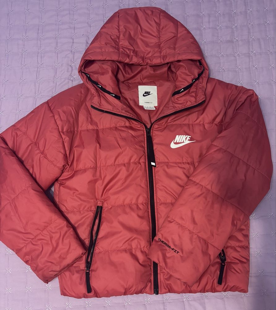 розова яке- Nike