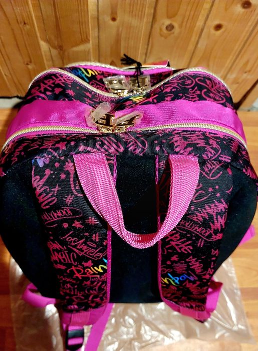 Ghiozdan - rucsac Rainbow High nou