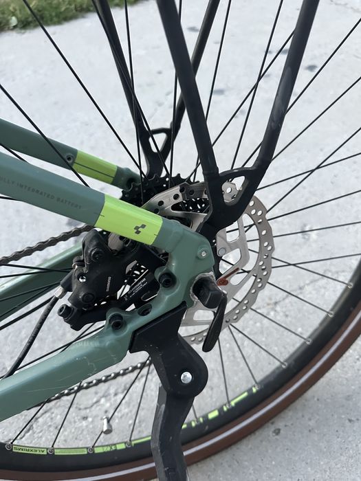 Bicicleta electrica Cube motor Bosch 9 viteze frane disc suspensie