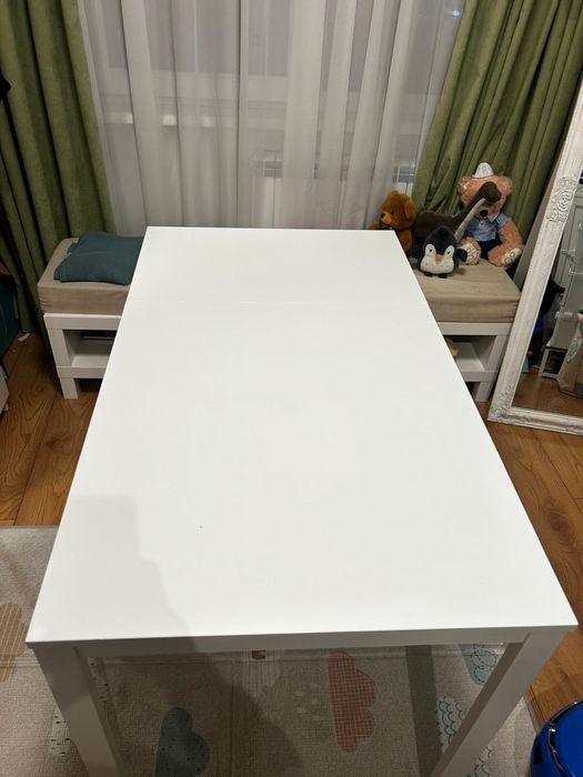 Бяла разтегателна икеа маса