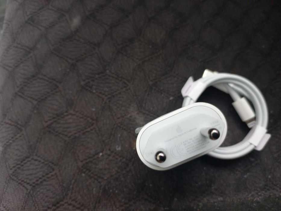 Incarcatot Apple iPhone Fast Charge 20w + Cablu Usb C- Lightning Usb C