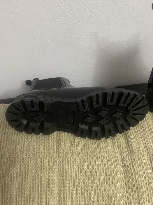 Нови гумени ботуши