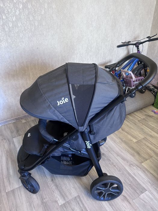 Продам коляску новую