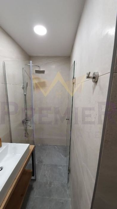 Дава се под наем Тристаен апартамент в Варна, Център - 92 кв.м за 850 € - Снимка #7