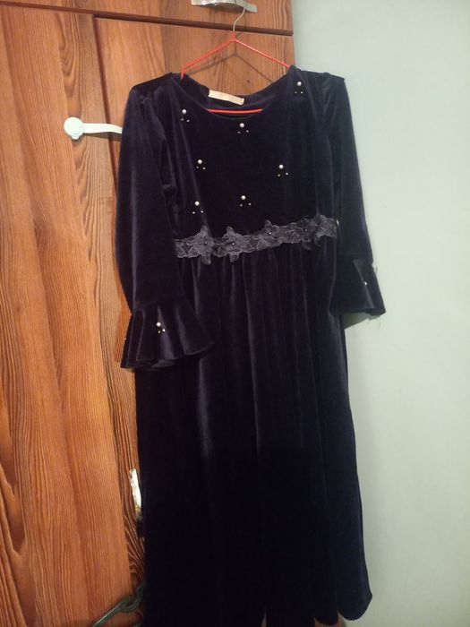 Kiyimlar sotiladi qiziltepa