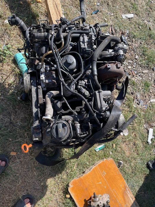 vând sau dezmembrezi motor audi 30 tdi