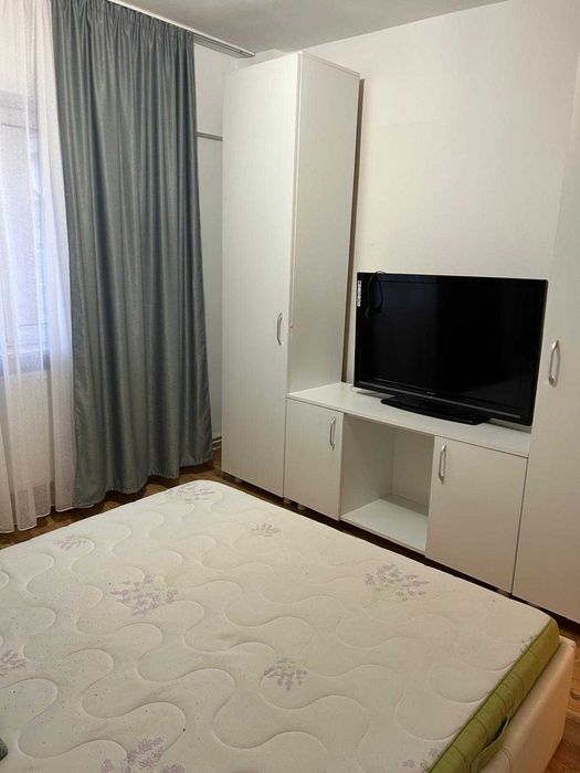 Apartament cu 3 camere de inchiriat