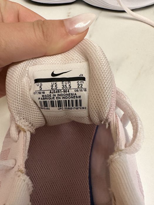 Adidasi Nike fete masura 35,5