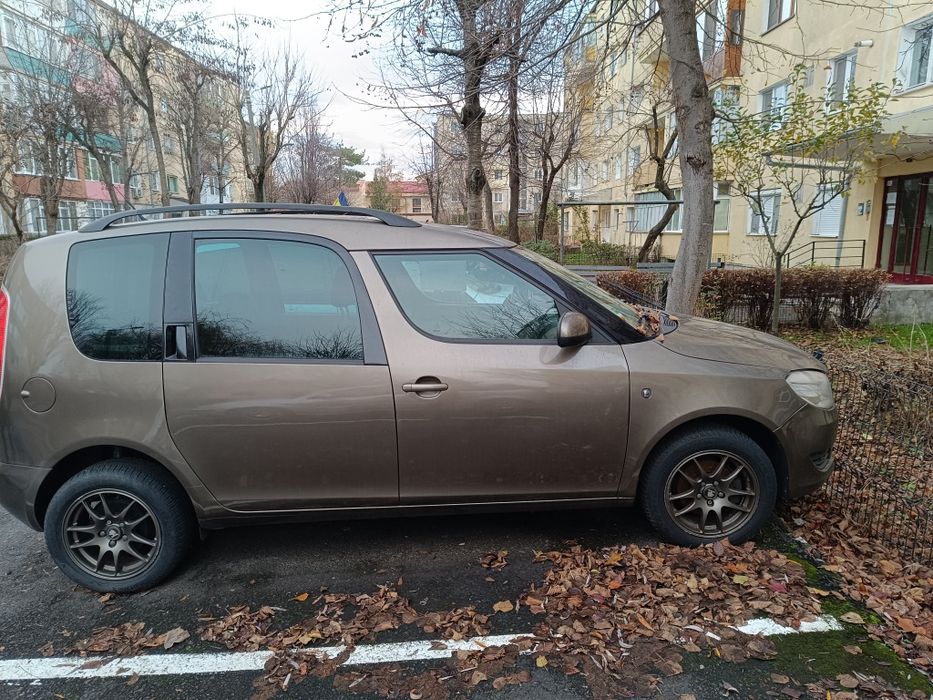 Vând Skoda benzina ,motor de 1,200 An 2014 înmatriculată.14
