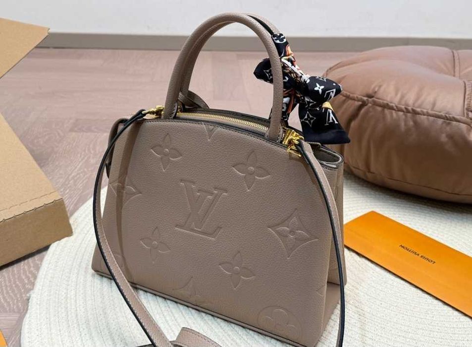 Дамска чанта Louis Vuitton