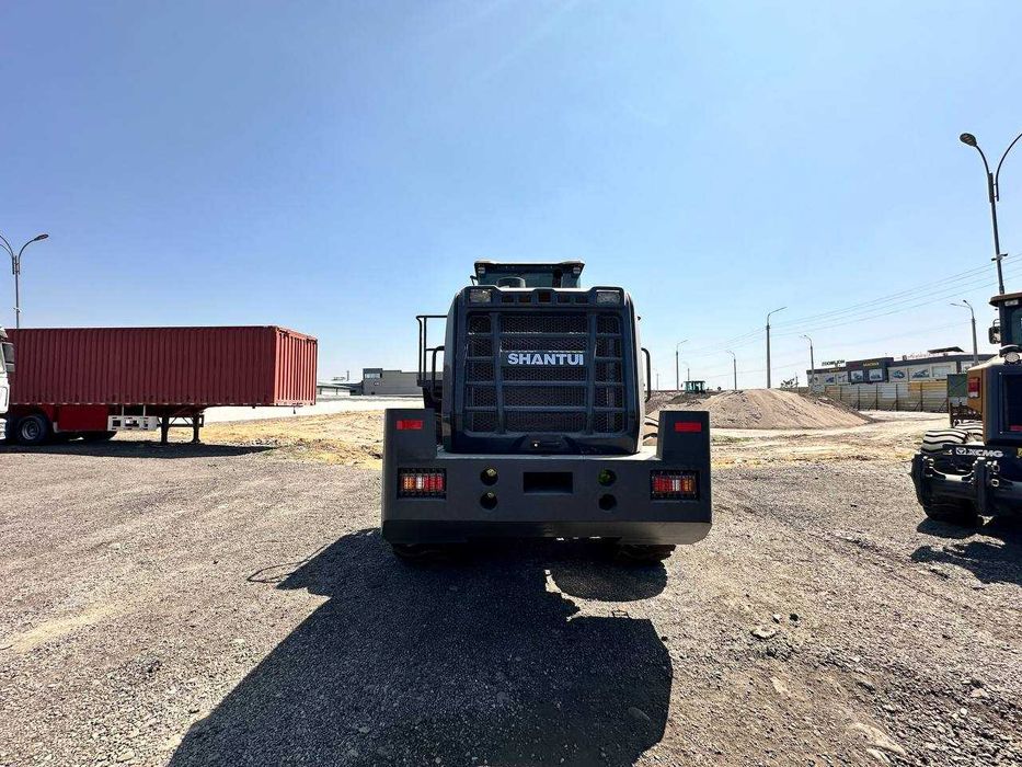 Фронтальный погрузчик SHANTUI L55-B5 (3 куб) в наличии Ташкенте