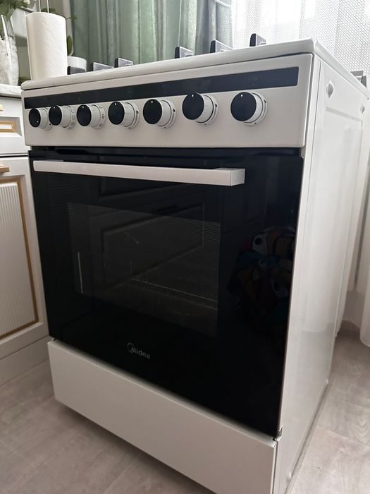 Продам газ-плиту