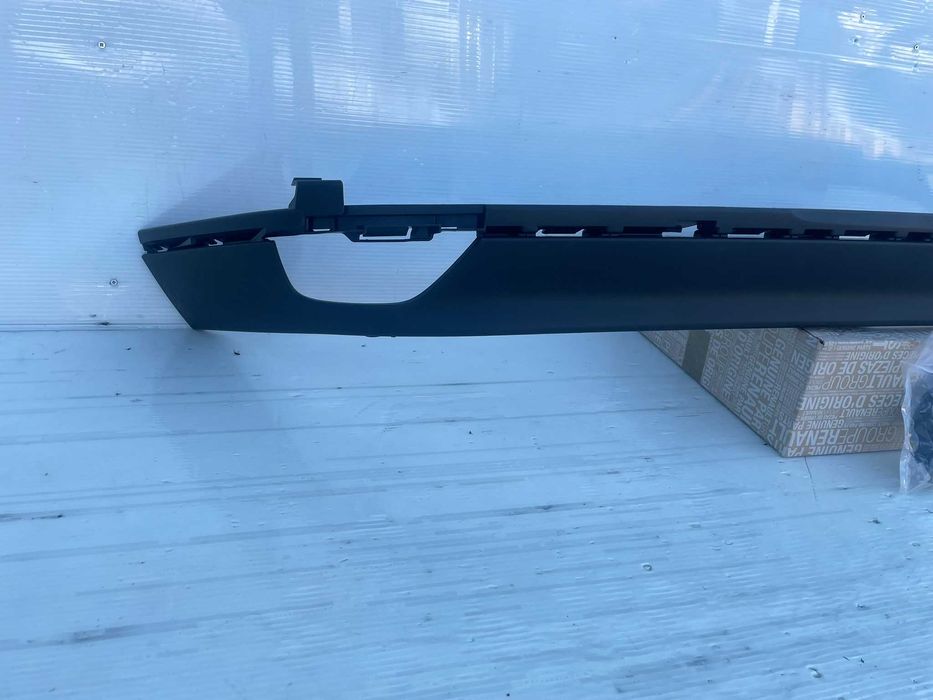 Spoiler bara spate Renault Laguna 3 berlina noiu original Renault