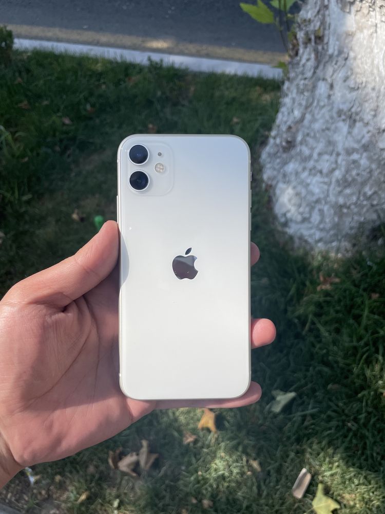 Iphone 11. 64gb white